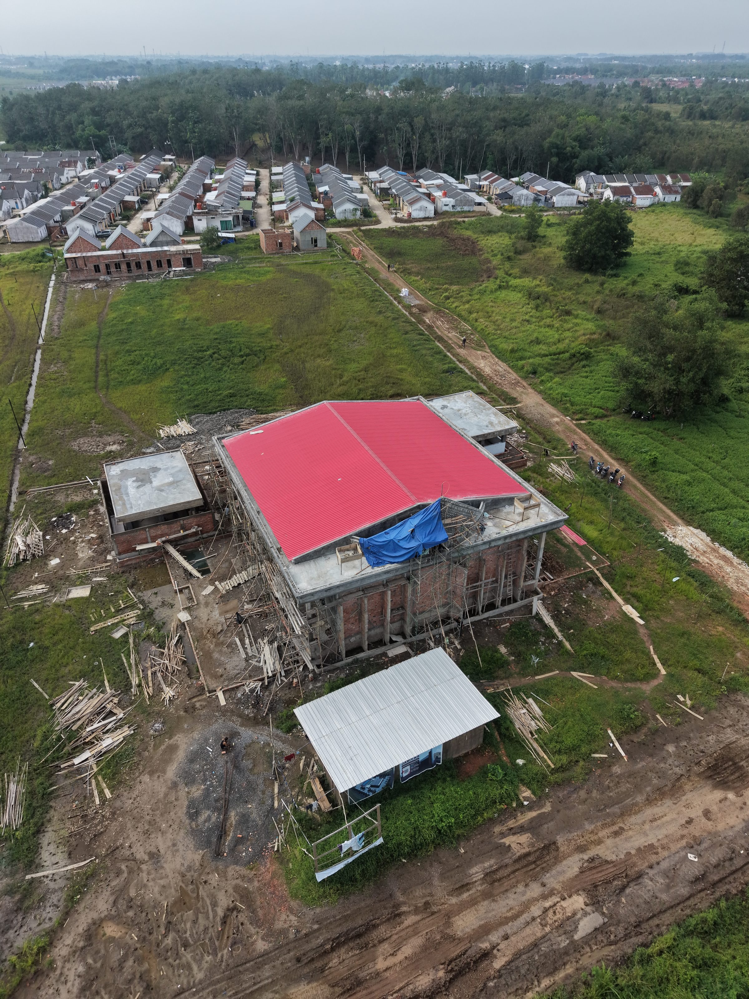 Foto udara pembangunan Masjid Cendikia
